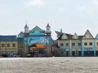 Romantic West Sea Homestay (Sunset Bay Huoju 8th Street)