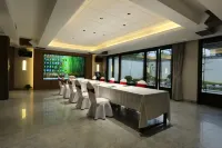 Yinyinju Hotels in Zhongfang