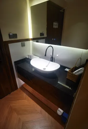 Manju Hotel (Yingtan Yuehu East Road) Отели рядом с достопримечательностью «Maple Mountain Botanical Garden»