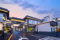 롱이 인터내셔널 호텔 (신탕웨이 지하철역) 우한 기술대학교 주변 호텔
