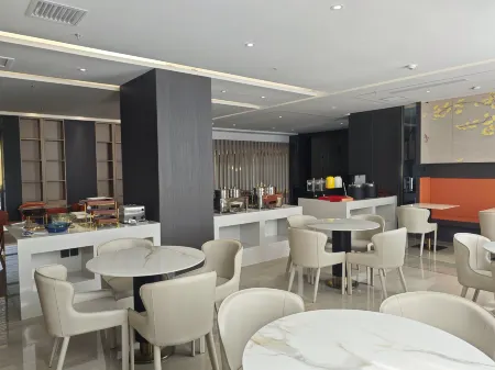 yanmaihotel Отели рядом с достопримечательностью «Jiajiazhuang Folk Customs Zoo»