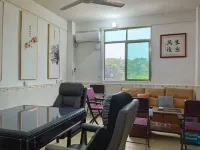 Zhuzhu Homestay (Shaoguan Nanxiong) - parking