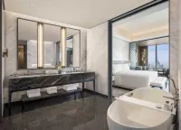 The Ritz-Carlton, Wuhan - Rooftop Pools