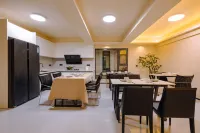 DaLi Jiuyu · Seaside and Mountain View at Dusk · Courtyard Vacation Boutique Stay (Erhai Lake) - Breakfast