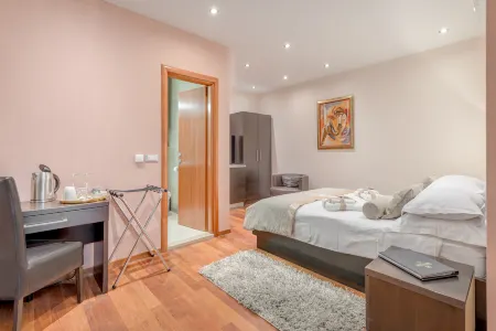 Palace Suites Heritage Hotel - Adults Only