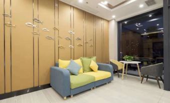 Zhanqiao Qinglan Hotel (Qingdao Railway Station Catholic Church Branch)