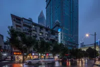 A forest hotel (Shanghai People's Square) Hoteles en Qingpu