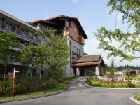 Maple Leaf Hotel Hotels in Yiliang
