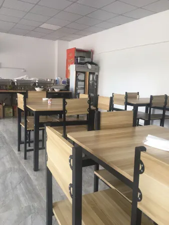 Lanping Huihong Hotel Отели в г. Ланьпин