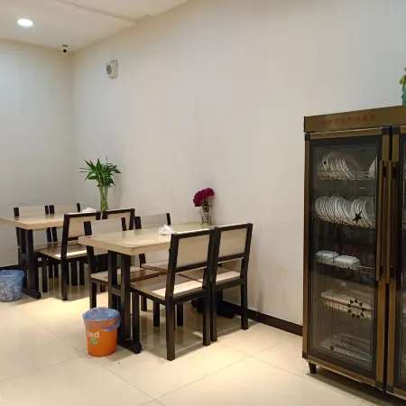 Qingzhu Yuexiang Hotel (Tangshan Yutian Bus Station)