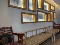 Jin Ding Hotel (Yuexia Building) Hotels in Emeishan City