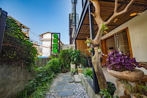 Spring Flowers Blossoming Inn (Yangshuo West Street) - 3-Star