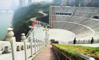 Longcheng Hotel (Luzhou Broadcasting Center Backgammon)