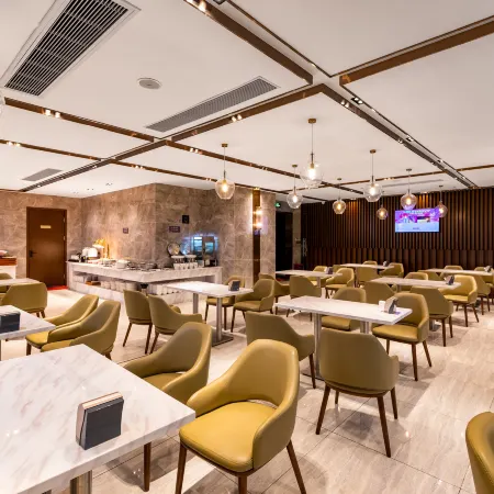 Qiaojun Hotel (Zhanjiang Dingsheng Plaza Luchuan Avenue Middle)