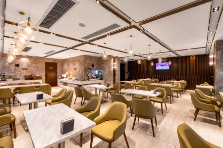 Qiaojun Hotel (Zhanjiang Dingsheng Plaza Luchuan Avenue Middle) Отели рядом с достопримечательностью «Seaside Park»