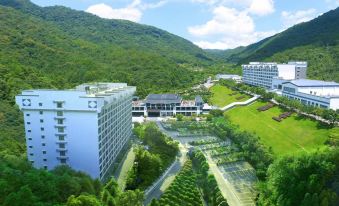 Xinfeng Utop Spring Primeval Forest Resorts