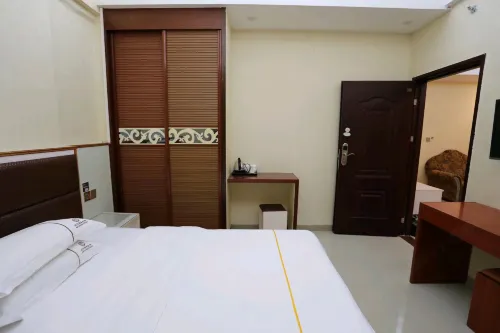 Shucheng Wanyou Business Hotel