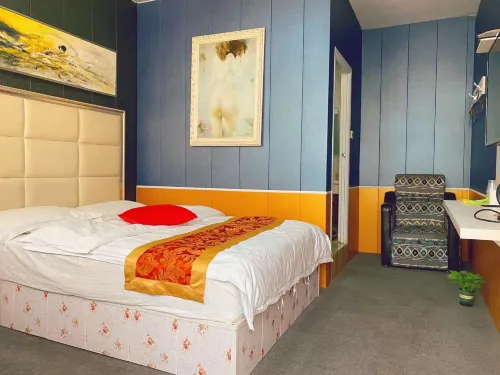 Zhumadian Aike Hotel