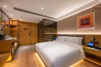 TRUE GO HOTEL Fuxingmen Central Conservatory of Music Store Отели рядом с достопримечательностью «Летний дворец»