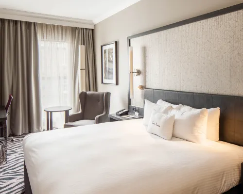 دابل تري باي هيلتون إدنبرة سيتي سنتر Hotels near قاعة أوشر