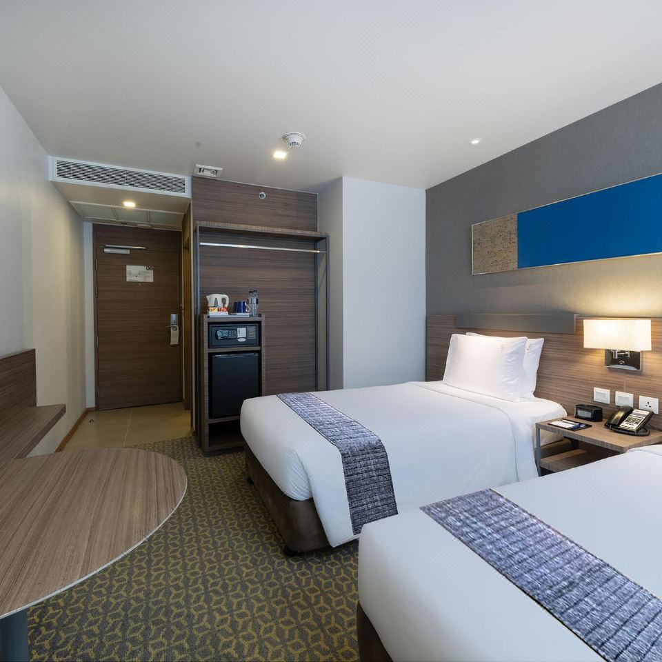 Holiday Inn Express Bangkok Sathorn Bangkok Updated 22 Room Price Reviews Deals Trip Com