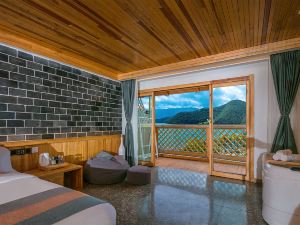 Lugu Lake Lige Spring Hotel