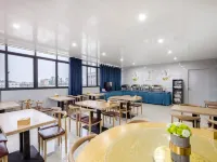 Junyi Hotel (Huaibin Mobile Building Store) Hotels in Huaibin