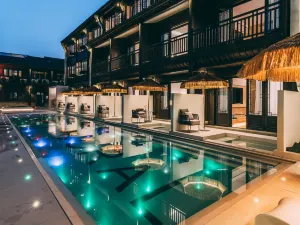 Jiande Man Coral Hot Spring Resort Hotel