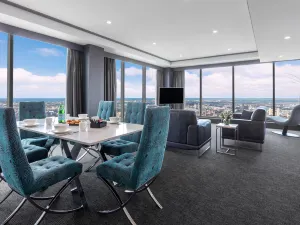 Meriton Suites World Tower