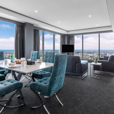 Meriton Suites World Tower