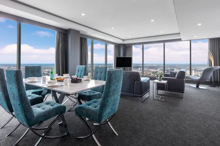 Meriton Suites World Tower