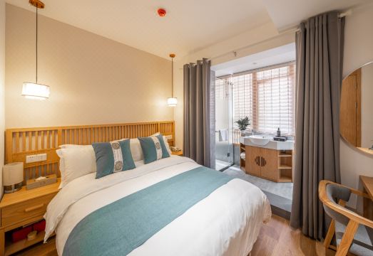 산위에쥐 호텔 주변 환경