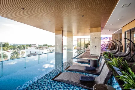 Thanh Mai Hotel Отели рядом с достопримечательностью «BMT Little Garden»