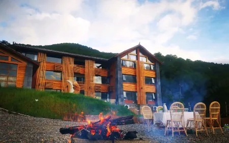 Lugu Lake Star Hotel Отели рядом с достопримечательностью «Langfang»