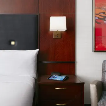 Club Quarters Hotel in Boston Отели рядом с достопримечательностью «Фанеил Холл Маркетплас»