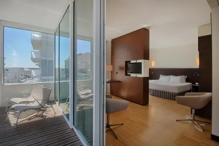 NH Savona Darsena Отели в г. Celle Ligure