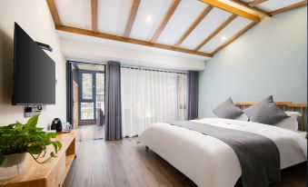 Anji Jiangnan Tianchi A Niujia Holiday Meisu