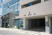 Golden Planet Hotel - parking