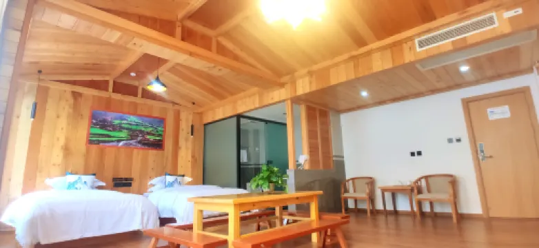 Gongshan Bingzhong Luo Wangchen Inn