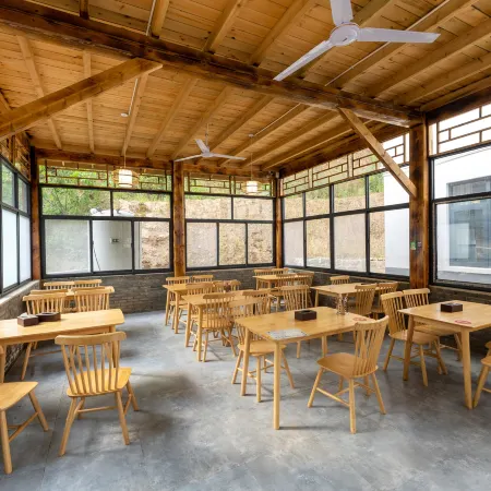 Luanchuan Laojunshan Yunshuiwu Homestay (Laojunshan Mountain Scenic Spot)