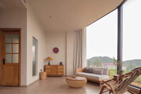 Xinxili Homestay Отели рядом с достопримечательностью «Lushan Xihai Scenic Area»