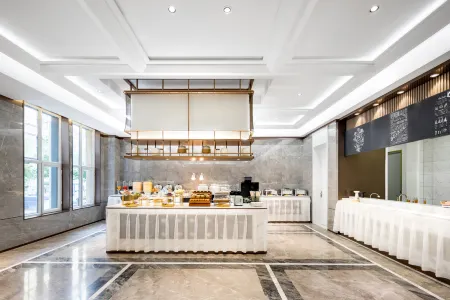 Tongliao Wanda Plaza Xilamulun Street Atour Hotel