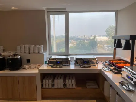 City Comfort Inn Hotel (Beijing Shunyi Xiandai Qiche Zhongxin) Отели рядом с достопримечательностью «Shunyi Jianhe Garden»