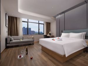 Yuehao Light Luxury Apartment (Dongguan Qingxi Branch)