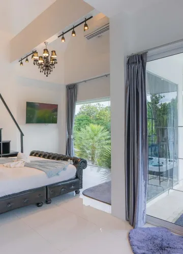 วิลล่า 7 ห้องนอน พร้อมสระว่ายน้ำ