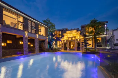 Floral Luxury Hengdian Xindi B&B (Film and Television City Qinwang Palace Dream Valley Branch) Hotels in der Nähe von Jiulongshan Scenic Area