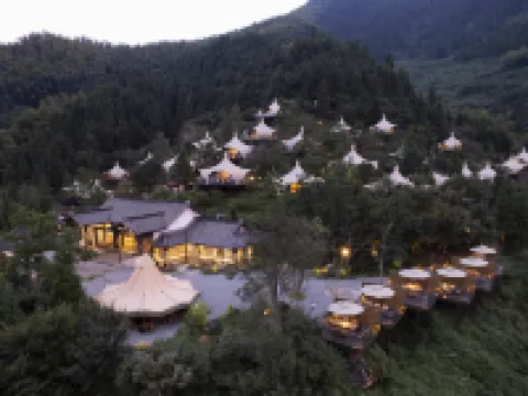Clouds and Terraces return to the wild sea of clouds camp Hotels in Yunhe