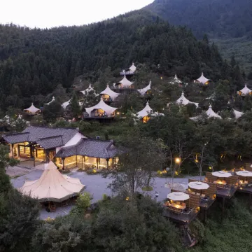 Clouds and Terraces return to the wild sea of clouds camp