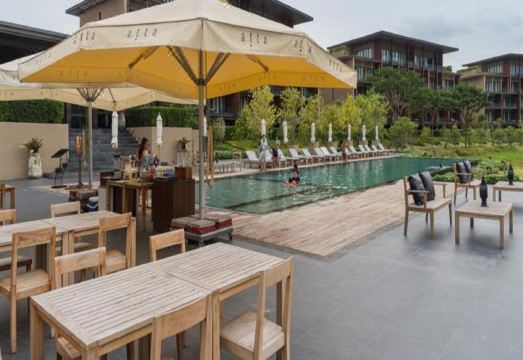 펜트하우스 거실