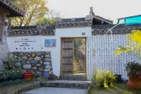 Baohuashan Youlan Inn